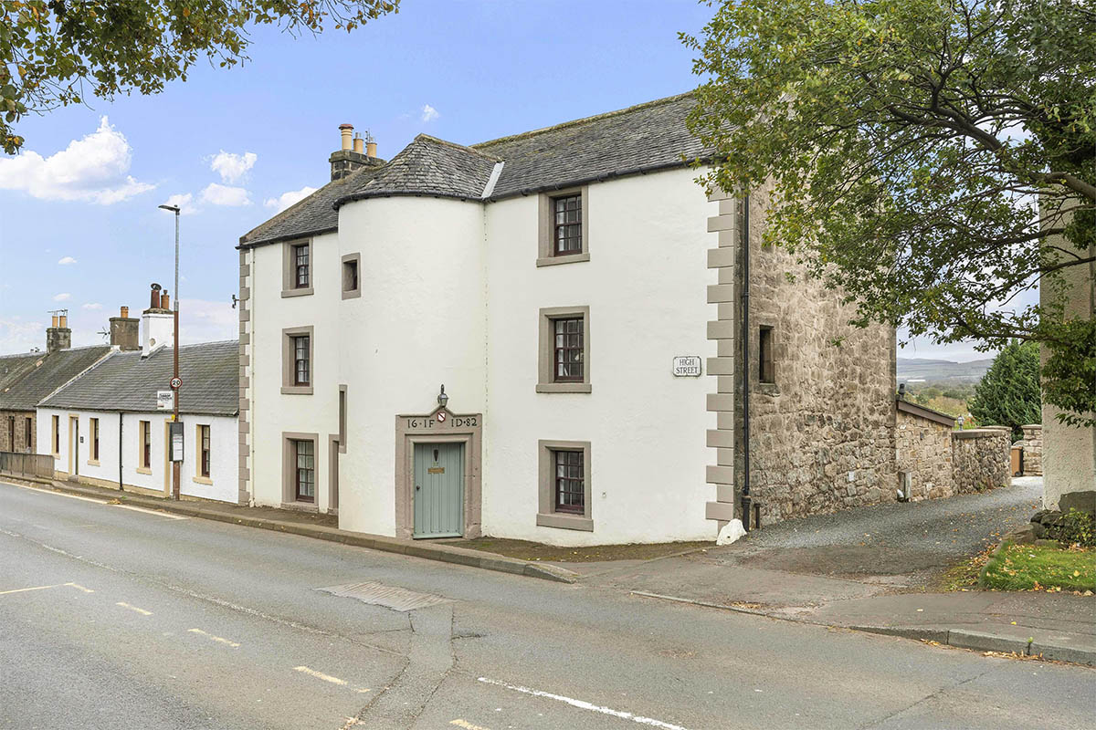 Castle House, 27 High Street, Kirkliston, EH29 9AY