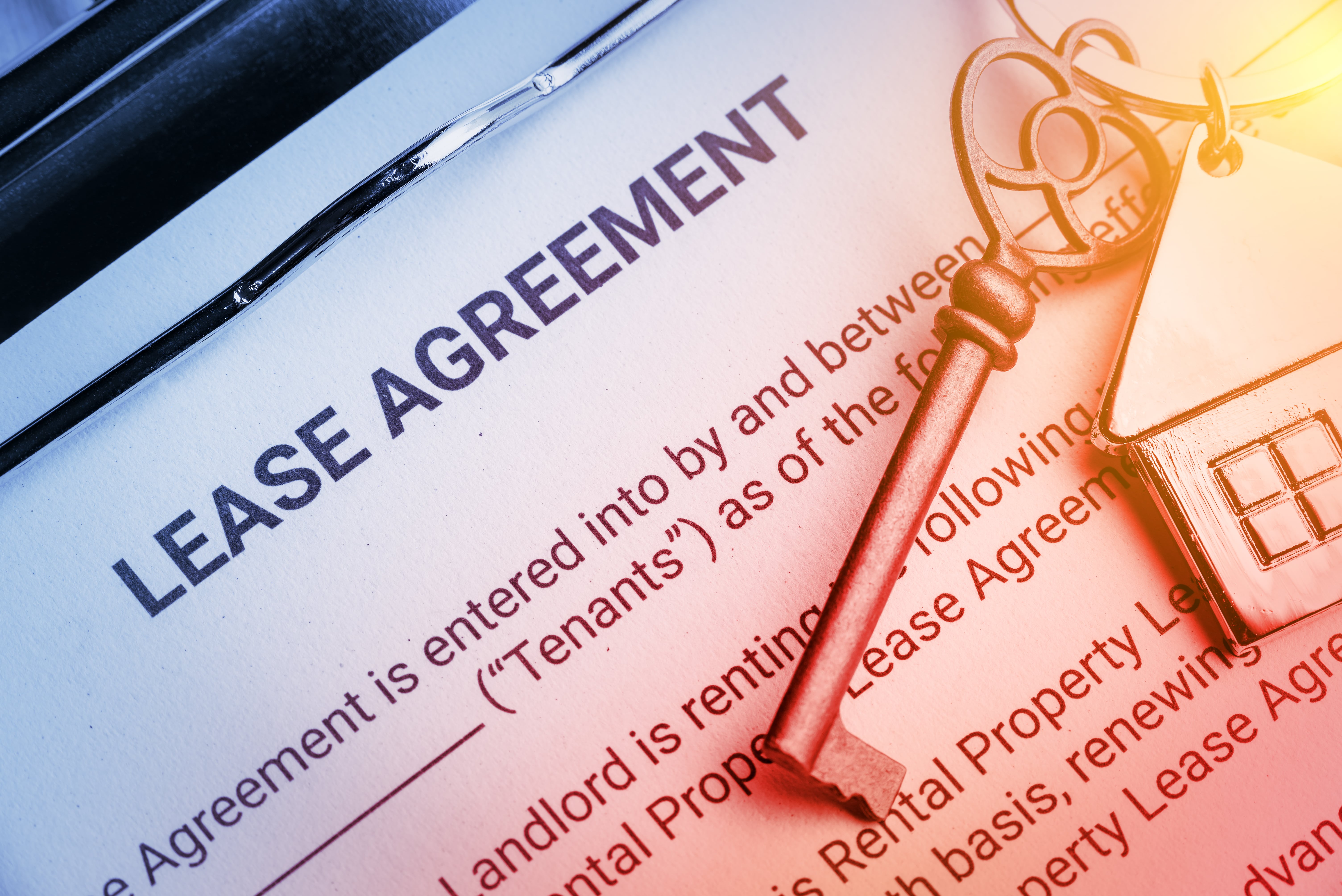 lease agreement with silver keys on top
