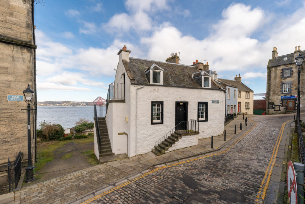 1 Edinburgh Road, South Queensferry, Edinburgh EH30 9HR