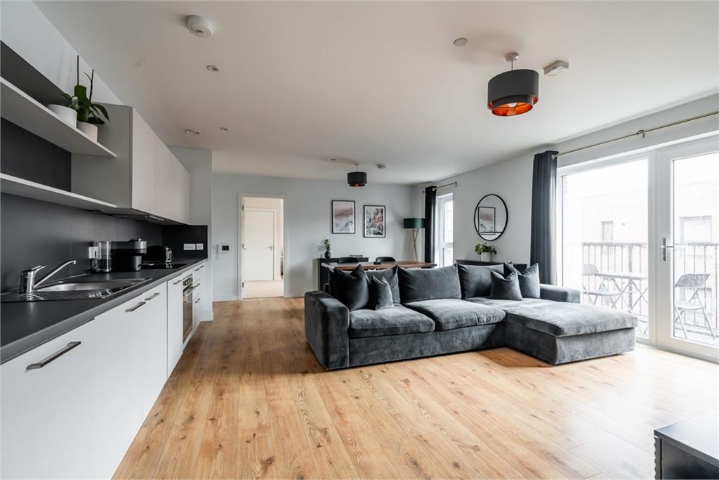 Flat for sale in Leith