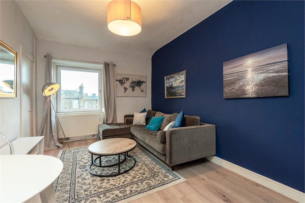 Flat for sale in Leith