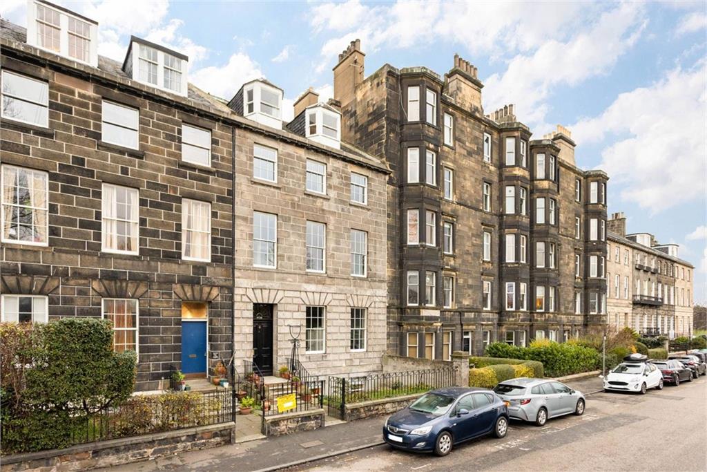 Flat for sale in Leith