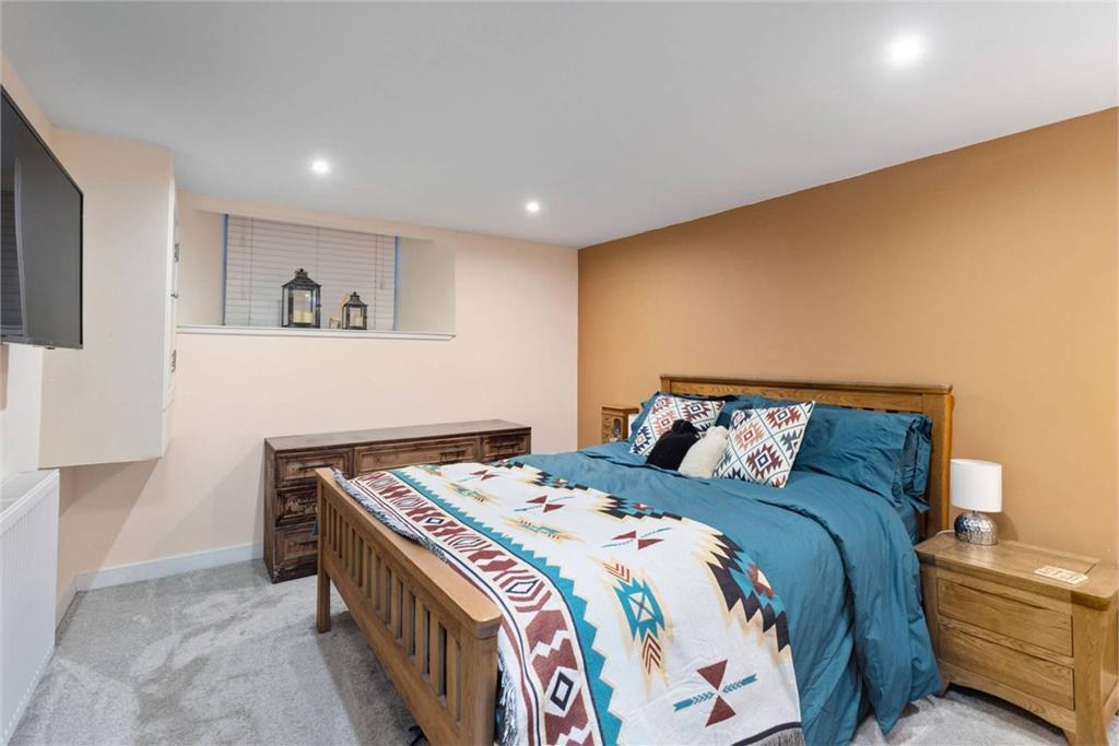 Flat for sale in Leith