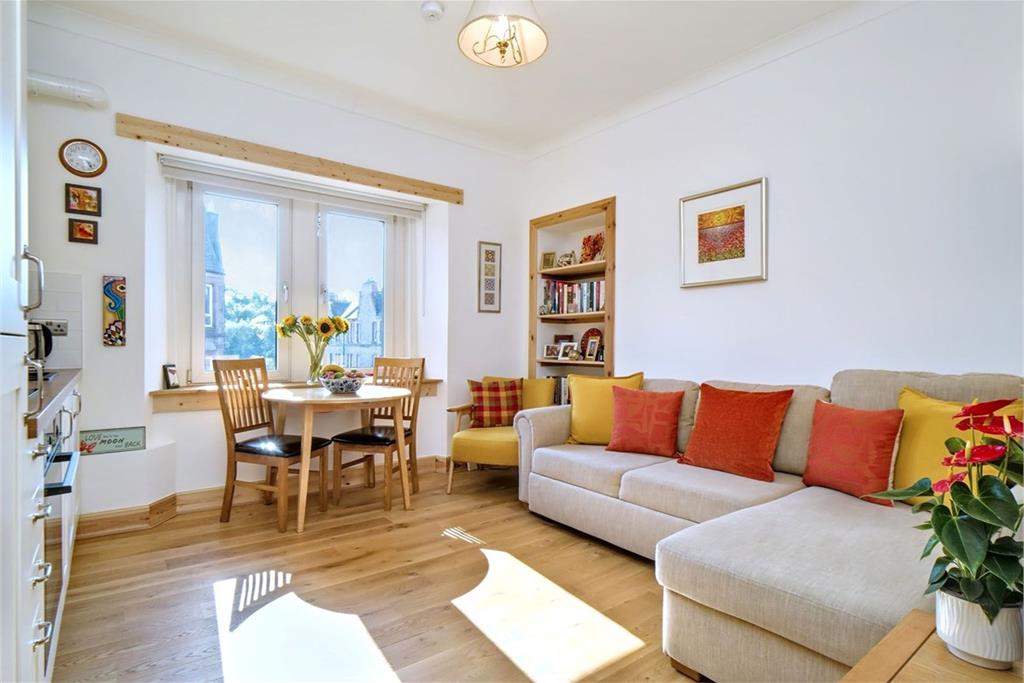 Flat for sale in Leith
