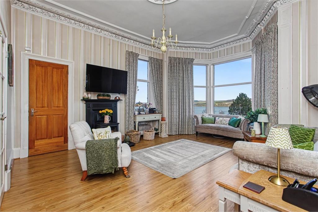 6 Middlepenny Road, Langbank, PA14 6XB