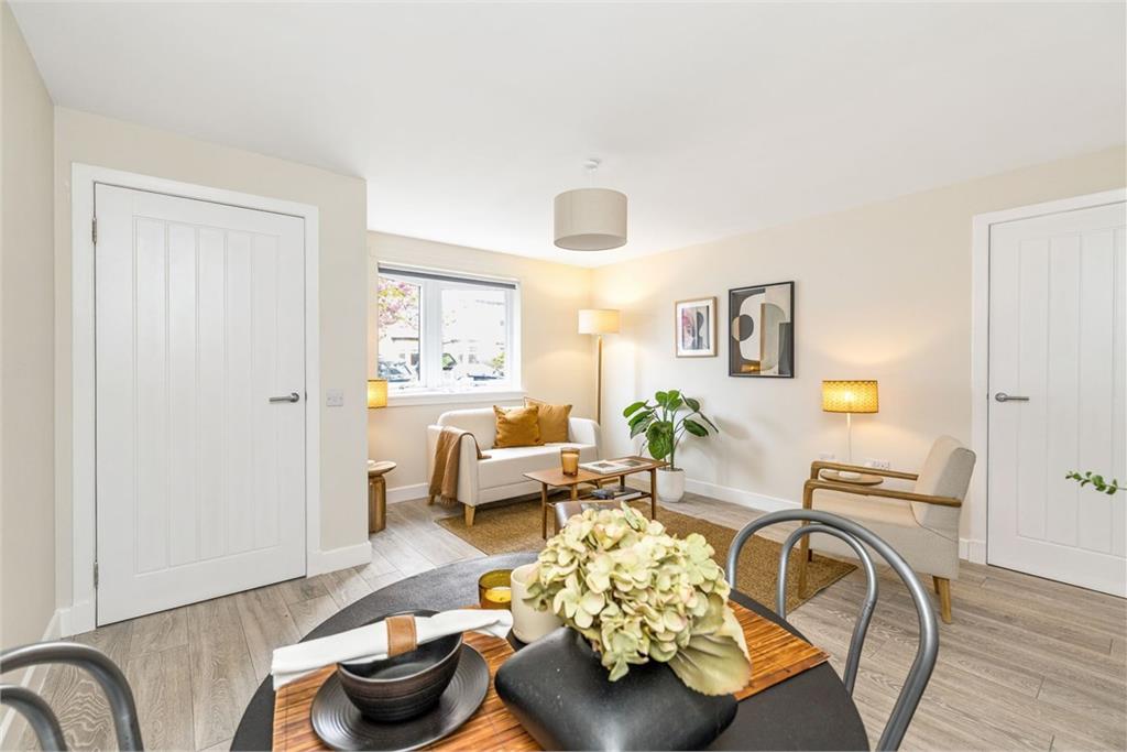 1 bed maindoor flat for sale in Murrayfield