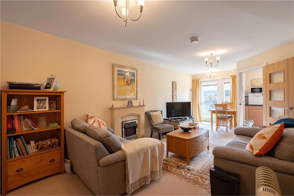 8 Lyle Court, 25 Barnton Grove, Barnton, Edinburgh, EH4 6EZ